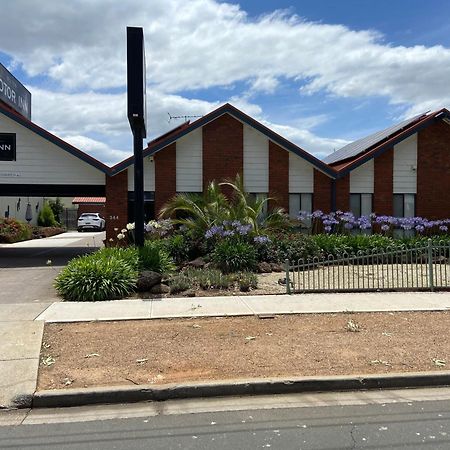 Melton Motor Inn&Apartments Exterior foto