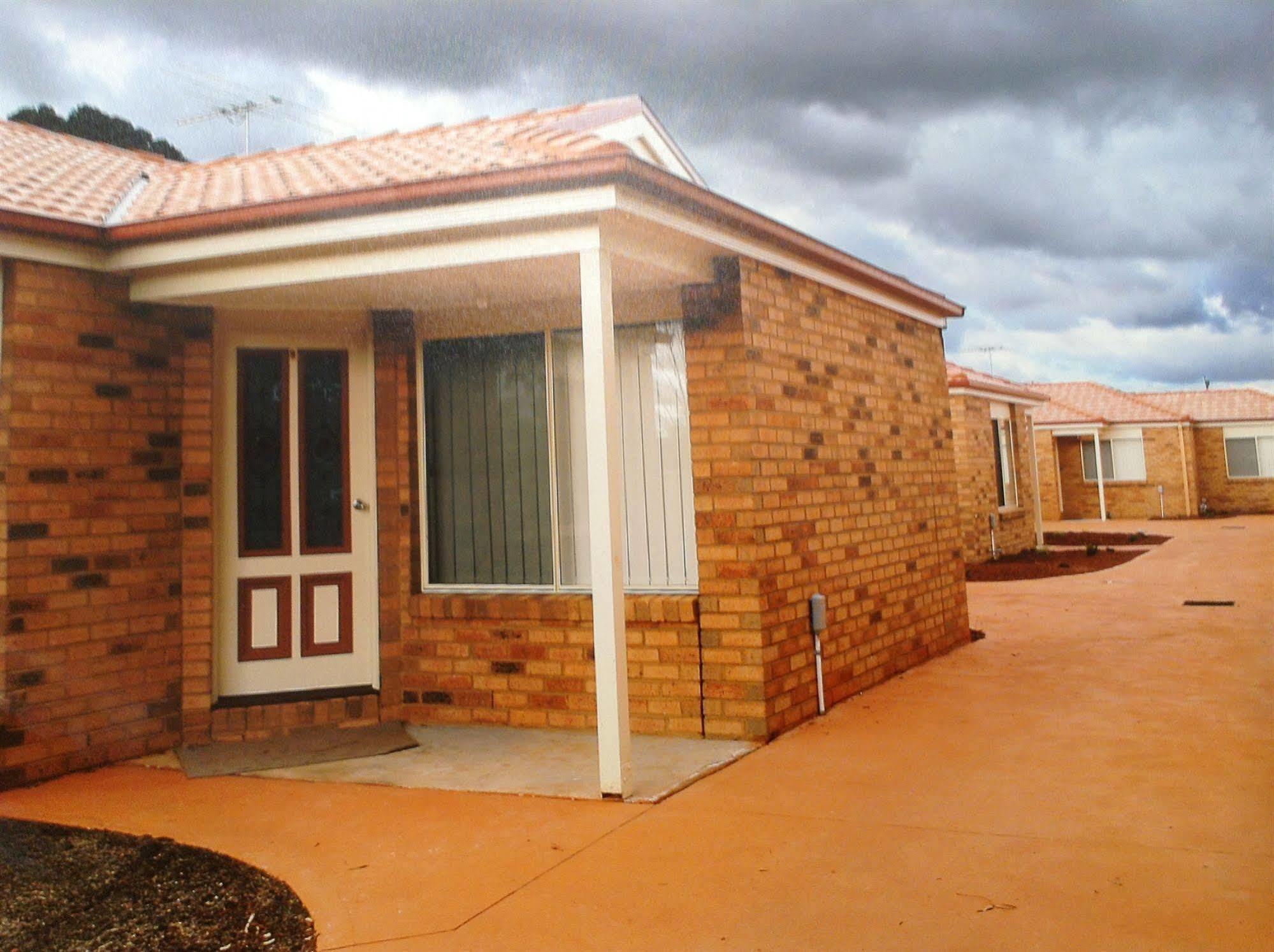 Melton Motor Inn&Apartments Exterior foto